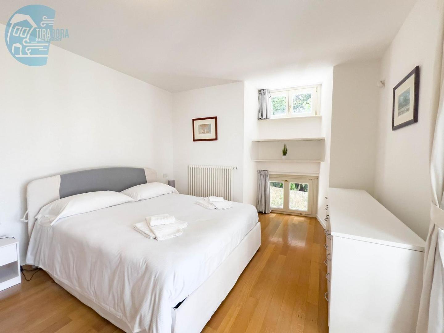 Appartamento Cattedrale 5 Tirabora Short Rent Trieste Esterno foto
