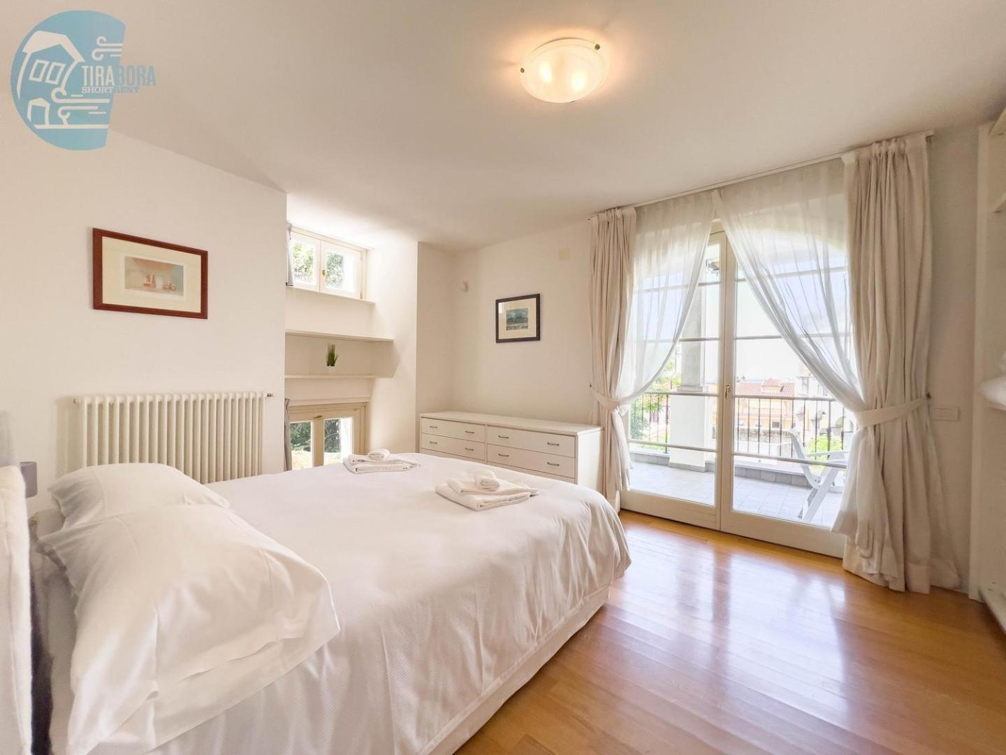 Appartamento Cattedrale 5 Tirabora Short Rent Trieste Esterno foto