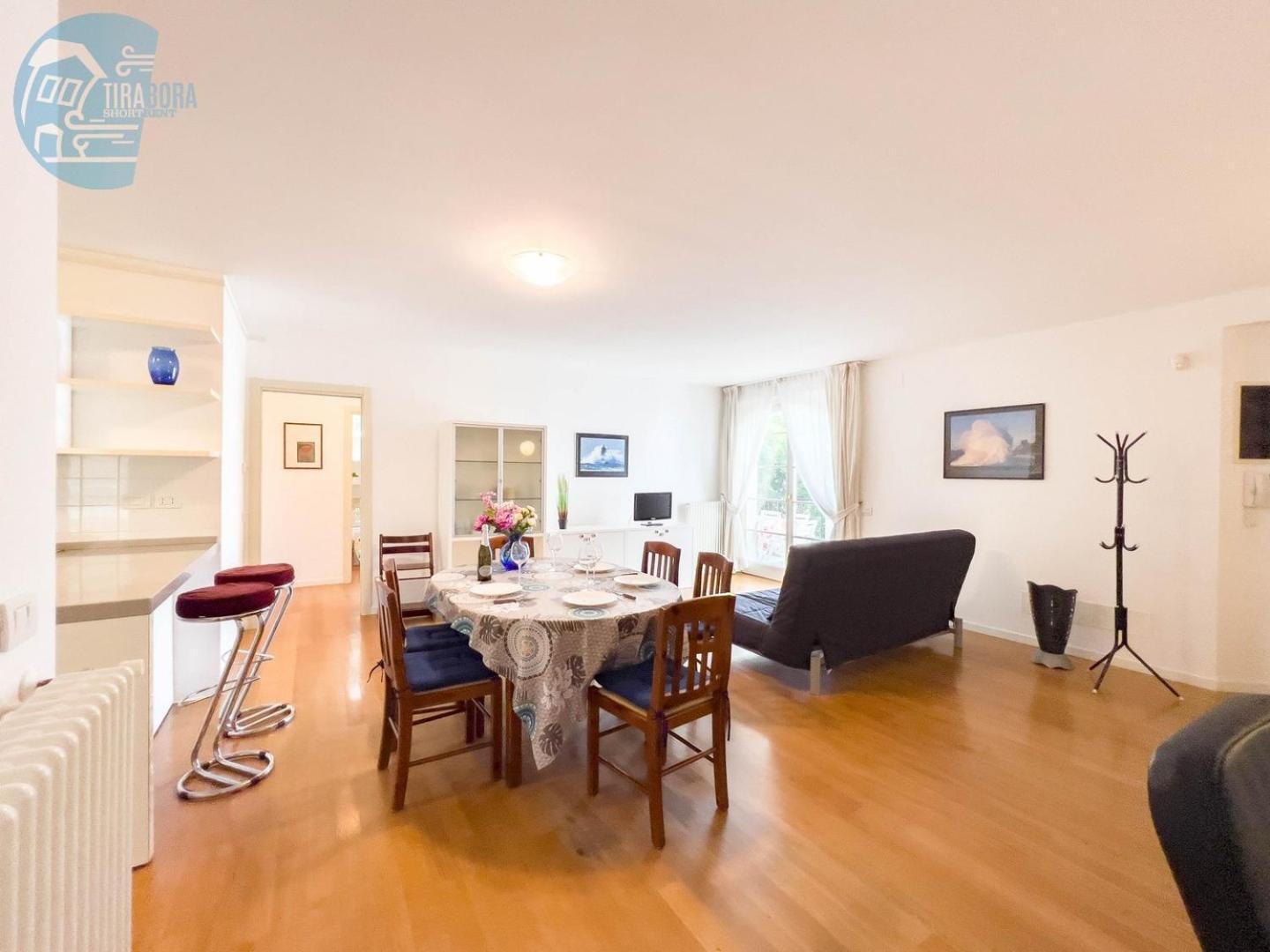 Appartamento Cattedrale 5 Tirabora Short Rent Trieste Esterno foto