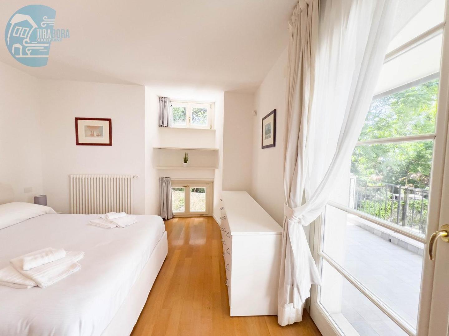Appartamento Cattedrale 5 Tirabora Short Rent Trieste Esterno foto