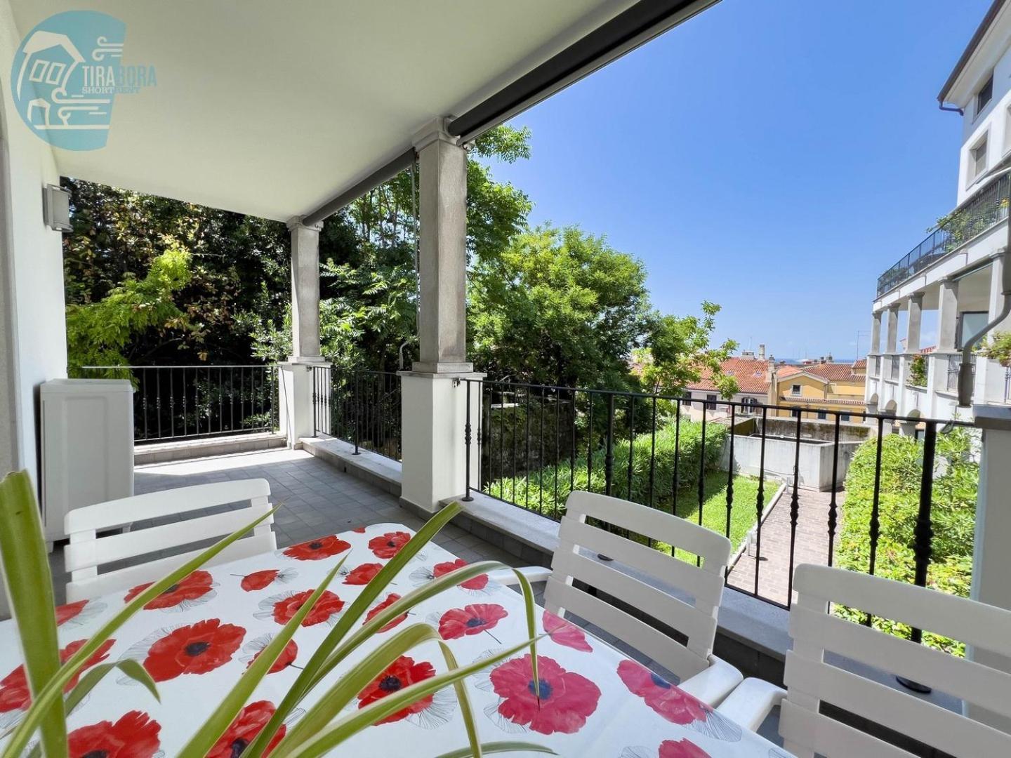 Appartamento Cattedrale 5 Tirabora Short Rent Trieste Esterno foto