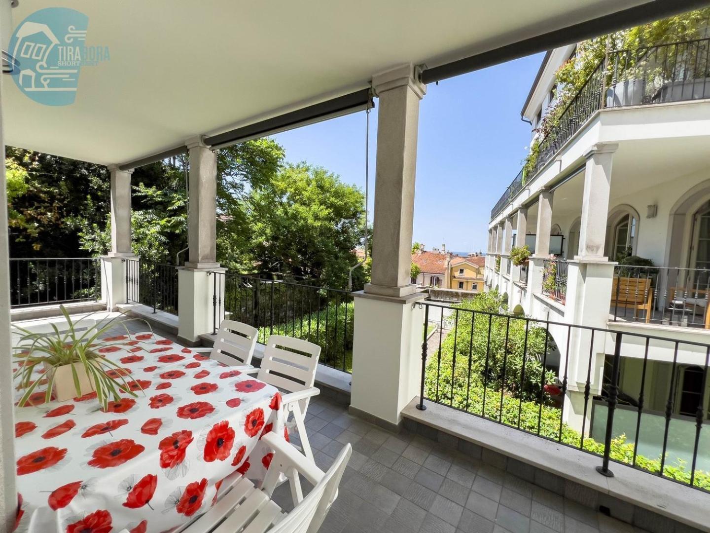 Appartamento Cattedrale 5 Tirabora Short Rent Trieste Esterno foto