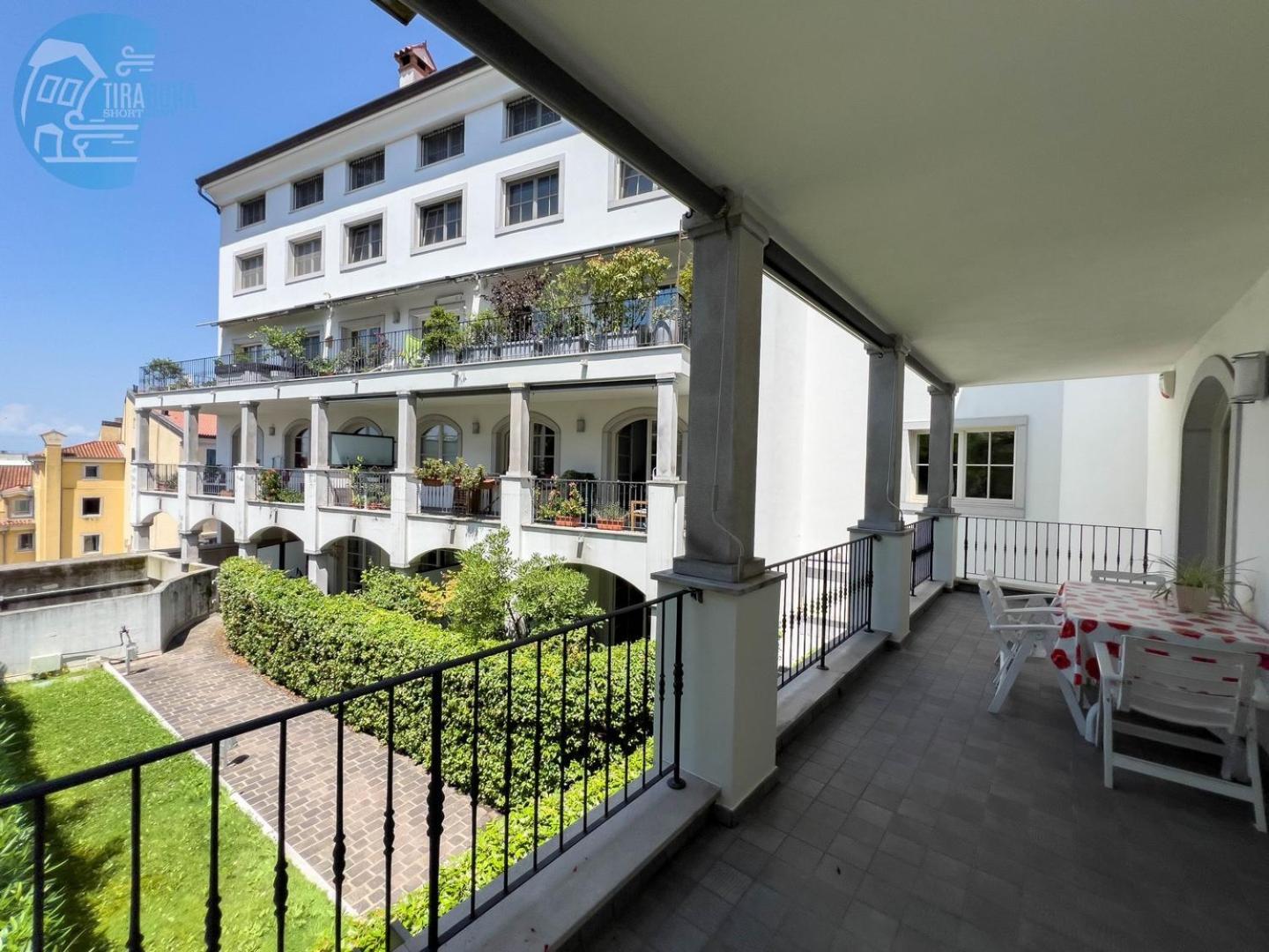 Appartamento Cattedrale 5 Tirabora Short Rent Trieste Esterno foto