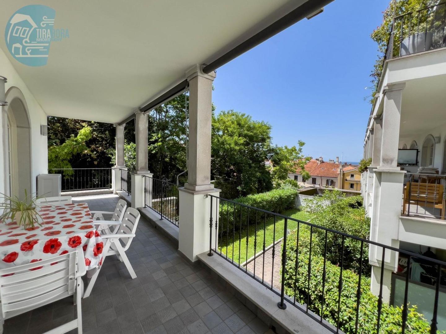 Appartamento Cattedrale 5 Tirabora Short Rent Trieste Esterno foto